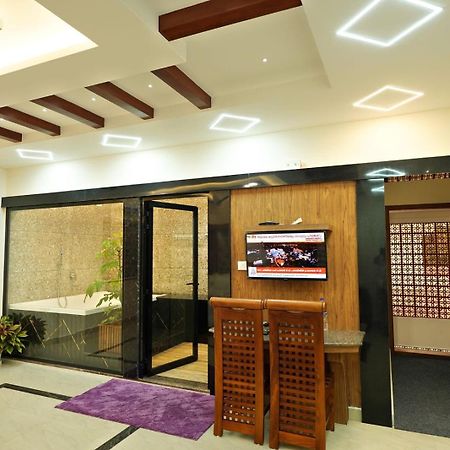 Krishnakripa Premium Residency Hotel Kochi Kültér fotó