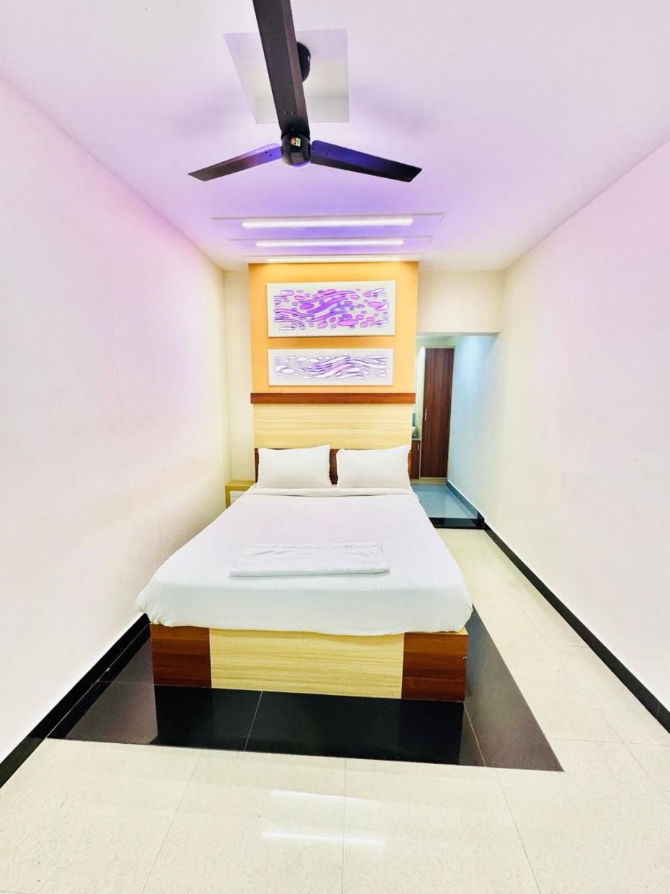 Krishnakripa Premium Residency Hotel Kochi Szoba fotó